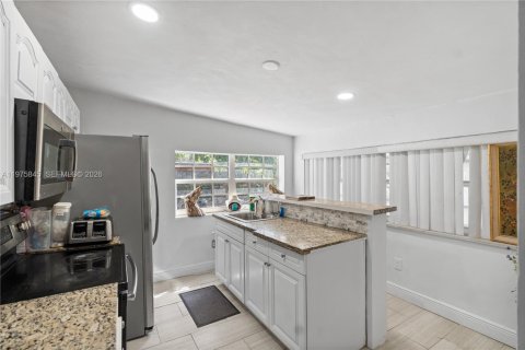 Купить виллу или дом в Вест-Парк, Флорида 3 спальни, 89.93м2, № 2038352 - фото 8