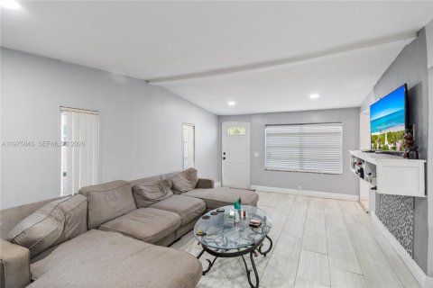 Купить виллу или дом в Вест-Парк, Флорида 3 спальни, 89.93м2, № 2038352 - фото 5