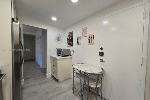 Condo in Sunny Isles Beach, Florida, 1 bedroom  № 2013677 - photo 26