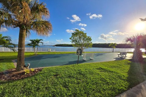 Condo in Sunny Isles Beach, Florida, 1 bedroom  № 2013677 - photo 10