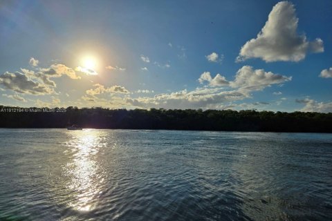 Condo in Sunny Isles Beach, Florida, 1 bedroom  № 2013677 - photo 7