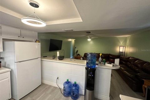 Commercial property in Fort Myers, Florida 4 bedrooms, 160.54 sq.m. № 1765251 - photo 6