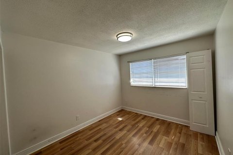 Commercial property in Fort Myers, Florida 4 bedrooms, 160.54 sq.m. № 1765251 - photo 17