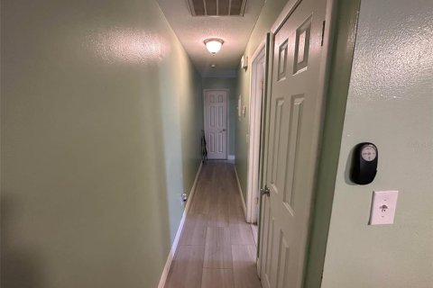 Commercial property in Fort Myers, Florida 4 bedrooms, 160.54 sq.m. № 1765251 - photo 8