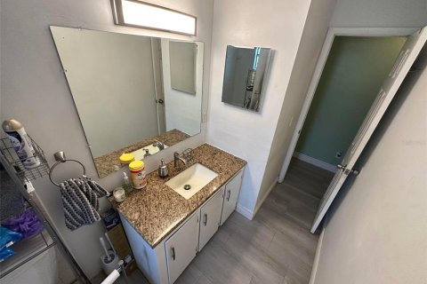 Commercial property in Fort Myers, Florida 4 bedrooms, 160.54 sq.m. № 1765251 - photo 9