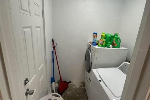 Commercial property in Fort Myers, Florida 4 bedrooms, 160.54 sq.m. № 1765251 - photo 21