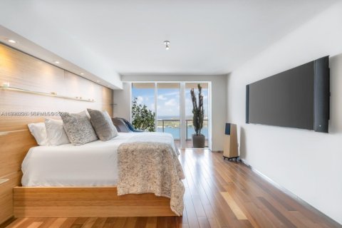 Condo in Miami Beach, Florida, 2 bedrooms  № 2060384 - photo 18