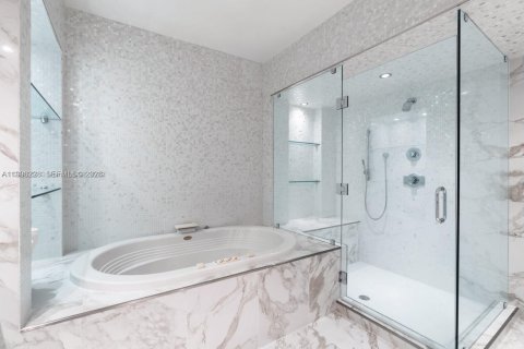 Condo in Miami Beach, Florida, 2 bedrooms  № 2060384 - photo 10