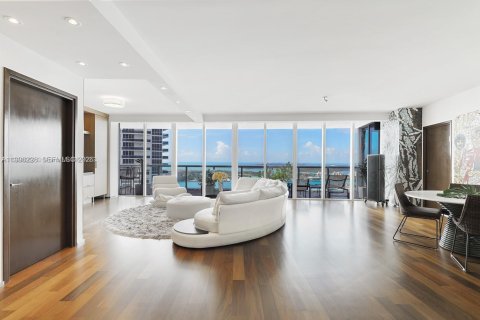 Condo in Miami Beach, Florida, 2 bedrooms  № 2060384 - photo 16