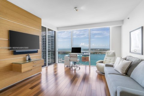 Condo in Miami Beach, Florida, 2 bedrooms  № 2060384 - photo 13