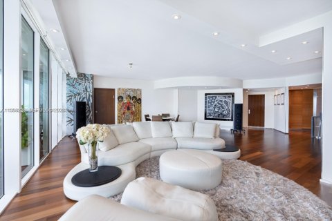 Condo in Miami Beach, Florida, 2 bedrooms  № 2060384 - photo 3