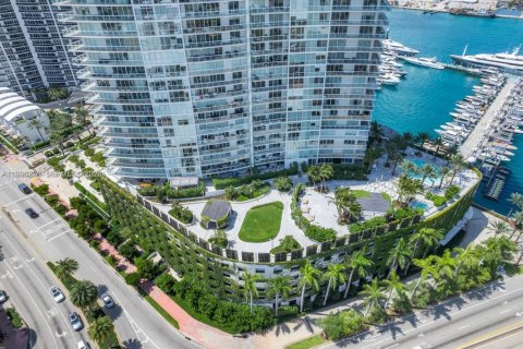 Condo in Miami Beach, Florida, 2 bedrooms  № 2060384 - photo 21
