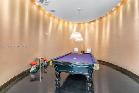 Condo in Miami Beach, Florida, 2 bedrooms  № 2060384 - photo 30