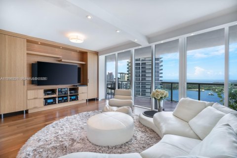 Condo in Miami Beach, Florida, 2 bedrooms  № 2060384 - photo 5