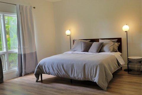 Снять в аренду кондоминиум в Бока-Ратон, Флорида 2 спальни, 115.94м2, № 1944033 - фото 3