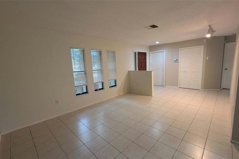 Villa ou maison à vendre à Hudson, Floride: 4 chambres, 185.25 m2 № 2413760 - photo 15