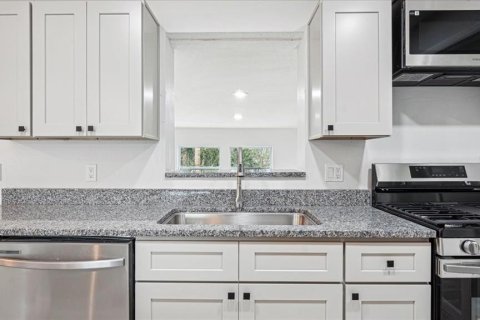 Casa en alquiler en Titusville, Florida, 3 dormitorios, 126.81 m2 № 1876819 - foto 13