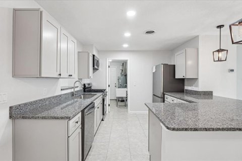 Casa en alquiler en Titusville, Florida, 3 dormitorios, 126.81 m2 № 1876819 - foto 10