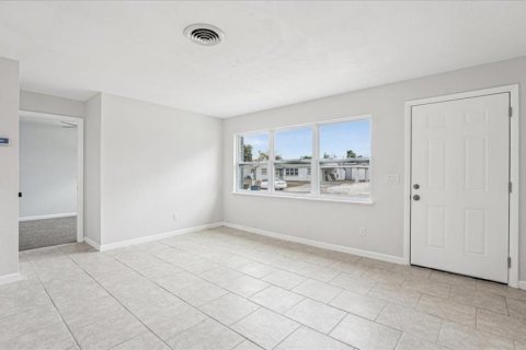 Casa en alquiler en Titusville, Florida, 3 dormitorios, 126.81 m2 № 1876819 - foto 6