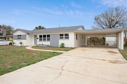 Casa en alquiler en Titusville, Florida, 3 dormitorios, 126.81 m2 № 1876819 - foto 3