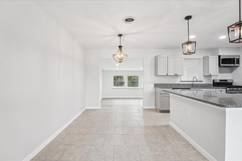 Casa en alquiler en Titusville, Florida, 3 dormitorios, 126.81 m2 № 1876819 - foto 9