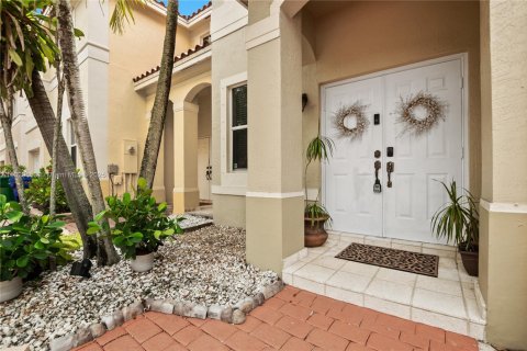 Купить таунхаус в Мирамар, Флорида 3 спальни, 153.29м2, № 1970392 - фото 4
