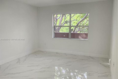 Copropriété à vendre à Coral Gables, Floride: 1 chambre, 83.43 m2 № 2257851 - photo 4