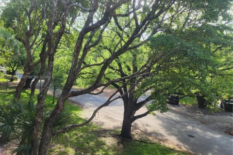 Copropriété à vendre à Coral Gables, Floride: 1 chambre, 83.43 m2 № 2257851 - photo 2