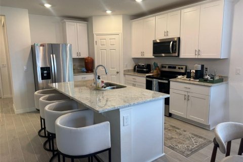 Casa en alquiler en Haines City, Florida, 3 dormitorios, 161.09 m2 № 1916863 - foto 4