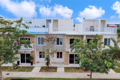 Adosado en alquiler en Homestead, Florida, 4 dormitorios, 129.88 m2 № 2077022 - foto 2