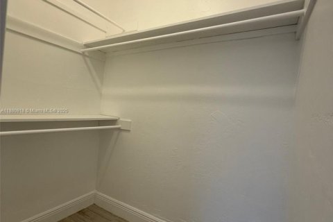 Appartement à louer à Miami Beach, Floride: 40.88 m2 № 1922347 - photo 8