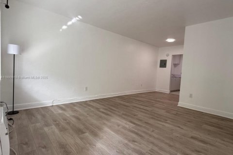 Appartement à louer à Miami Beach, Floride: 40.88 m2 № 1922347 - photo 5