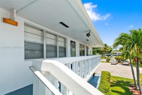 Снять в аренду кондоминиум в Дирфилд-Бич, Флорида 2 спальни, 76.18м2, № 2034171 - фото 9