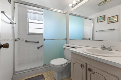 Снять в аренду кондоминиум в Дирфилд-Бич, Флорида 2 спальни, 76.18м2, № 2034171 - фото 7