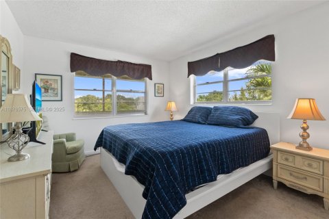 Снять в аренду кондоминиум в Дирфилд-Бич, Флорида 2 спальни, 76.18м2, № 2034171 - фото 4