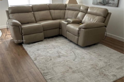 Снять в аренду кондоминиум в Дирфилд-Бич, Флорида 2 спальни, 76.18м2, № 2034171 - фото 17