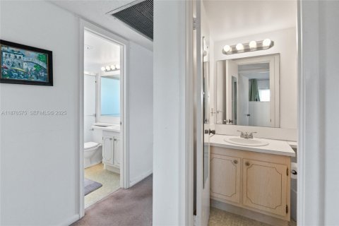 Снять в аренду кондоминиум в Дирфилд-Бич, Флорида 2 спальни, 76.18м2, № 2034171 - фото 25