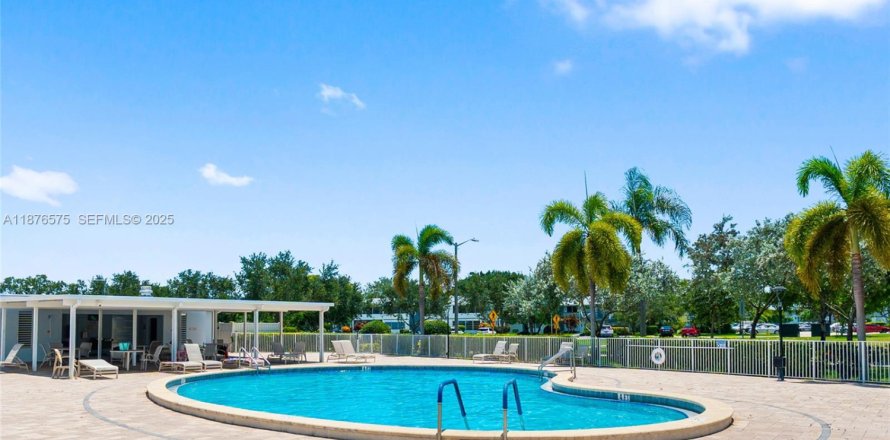 Кондоминиум с 2 спальнями в Дирфилд-Бич, Флорида № 2034171