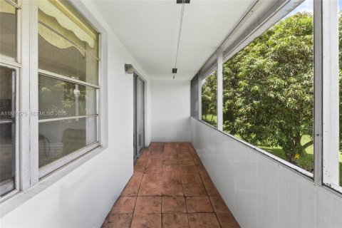 Снять в аренду кондоминиум в Дирфилд-Бич, Флорида 2 спальни, 76.18м2, № 2034171 - фото 29