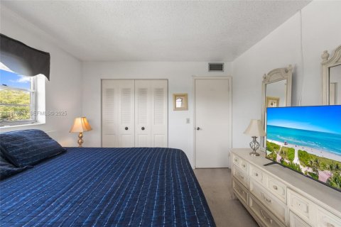 Снять в аренду кондоминиум в Дирфилд-Бич, Флорида 2 спальни, 76.18м2, № 2034171 - фото 12