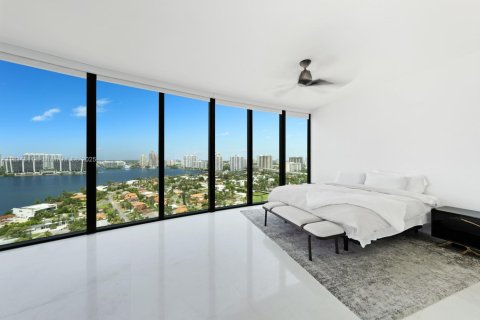 Condominio en venta en Sunny Isles Beach, Florida, 3 dormitorios, 294.59 m2 № 1823696 - foto 20