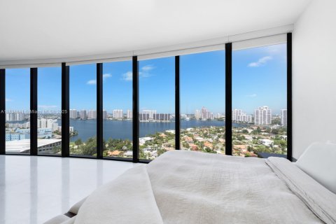 Condominio en venta en Sunny Isles Beach, Florida, 3 dormitorios, 294.59 m2 № 1823696 - foto 22