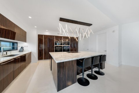 Condominio en venta en Sunny Isles Beach, Florida, 3 dormitorios, 294.59 m2 № 1823696 - foto 10