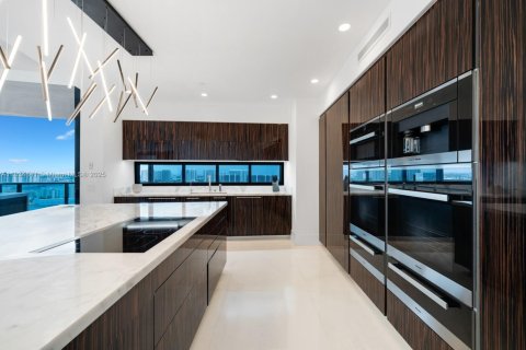 Condominio en venta en Sunny Isles Beach, Florida, 3 dormitorios, 294.59 m2 № 1823696 - foto 12