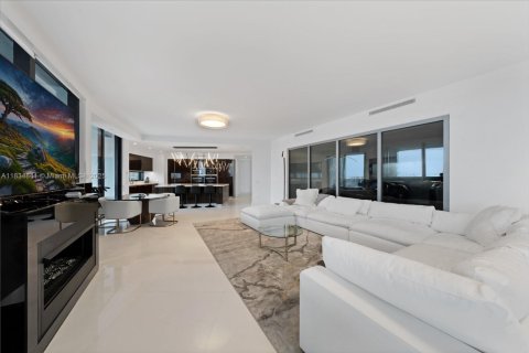 Condominio en venta en Sunny Isles Beach, Florida, 3 dormitorios, 294.59 m2 № 1823696 - foto 3