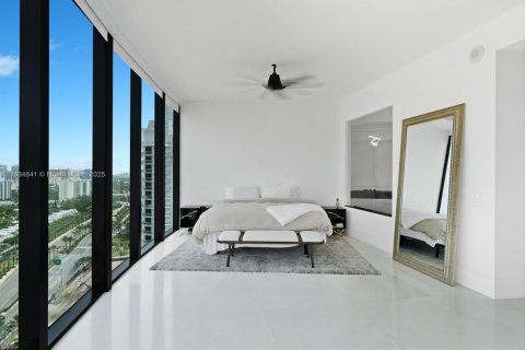 Condominio en venta en Sunny Isles Beach, Florida, 3 dormitorios, 294.59 m2 № 1823696 - foto 21