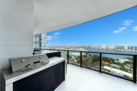 Condominio en venta en Sunny Isles Beach, Florida, 3 dormitorios, 294.59 m2 № 1823696 - foto 18
