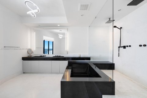 Condominio en venta en Sunny Isles Beach, Florida, 3 dormitorios, 294.59 m2 № 1823696 - foto 27