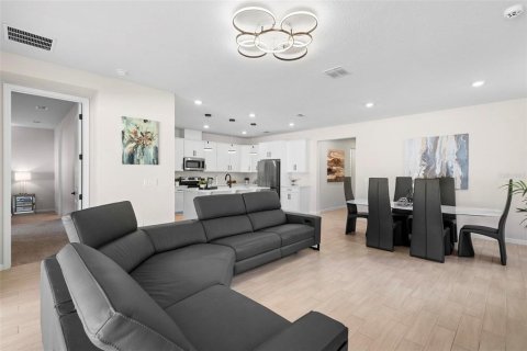 Villa ou maison à vendre à DeLand, Floride: 4 chambres, 192.77 m2 № 1771588 - photo 13
