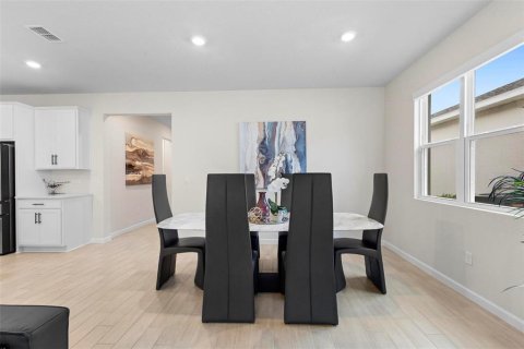 Villa ou maison à vendre à DeLand, Floride: 4 chambres, 192.77 m2 № 1771588 - photo 5